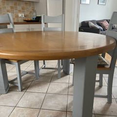 Solid wood kitchen table and 6 chairs