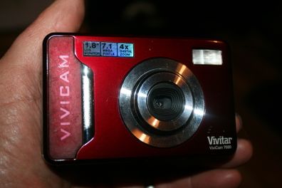 Vivitar ViviCam 7020 7.1MP Digital Camera