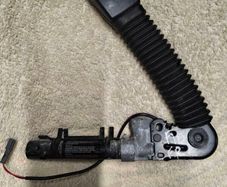 BMW f10 front right front seat belt buckle 615796400B