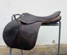 Berneys 17 1/2" Medium Dublin Show Jumper Saddle