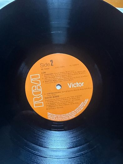 David Bowie. Low original 1st press in vg condition