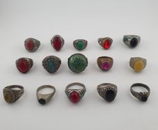 15 Mixed Vintage Rings Antique Style Brass Glass & Stone Collectible Ring Lot