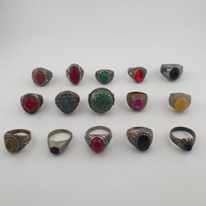 15 Mixed Vintage Rings Antique Style Brass Glass & Stone Collectible Ring Lot