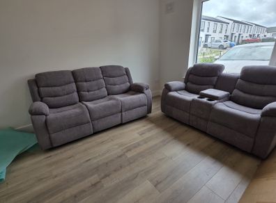 Brand New Recliner Sofas With Cupholders