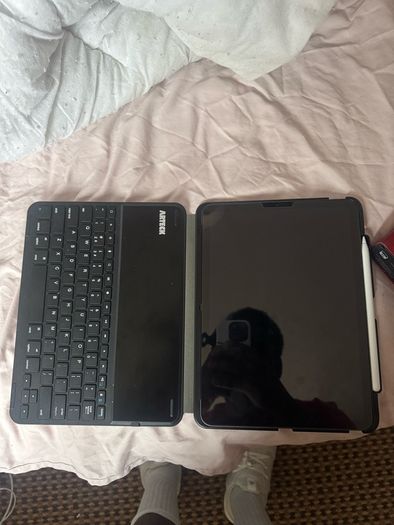 Apple iPad Air 10.9-inch (5th generation)