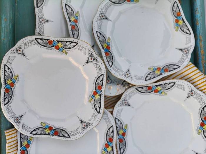 Vintage cake plate & 6 tea plates