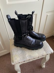 Carl Scarpa mid calf black leather boot size 8