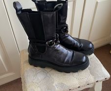 Carl Scarpa mid calf black leather boot size 8