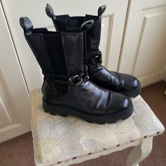 Carl Scarpa mid calf black leather boot size 8