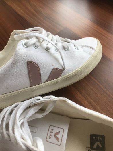 Veja womens