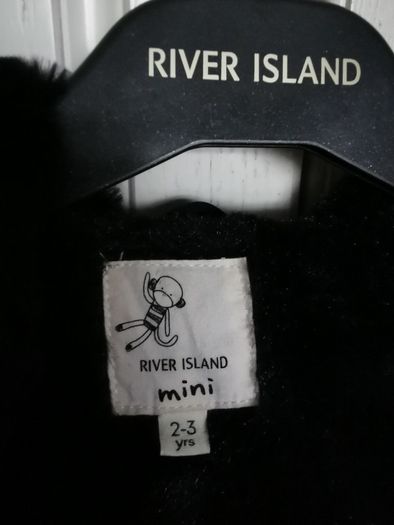 Girl's River Island fur coat Size 2-3 yrs