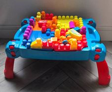 Mega blocks build & learn table