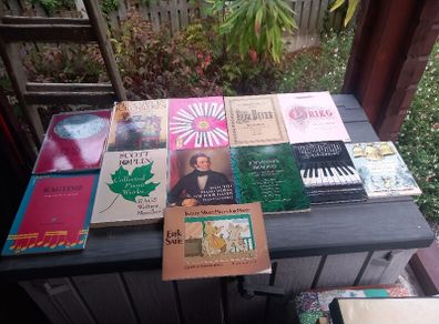 12 music books, lovely condition, post 8e, D18
