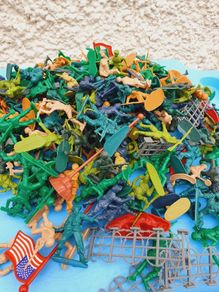 toy soldiers