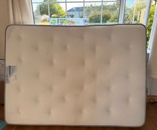 Double (4"6) divan bed with mattress