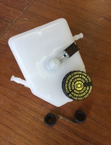 Brake Fluid Reservoir (Fiat Scudo)