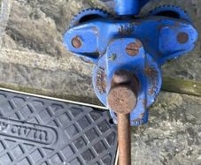 Flooring clamp