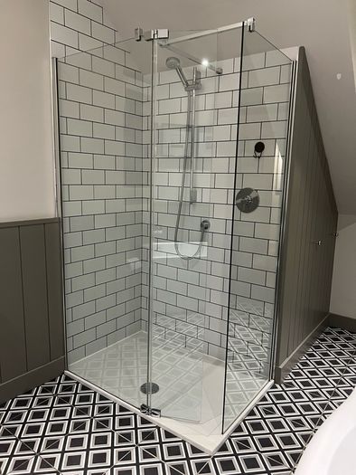 Shower Screen