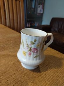 Staffordshire Ashley Bone China England Flower Bouquet Tea Coffee Mug, bone china.