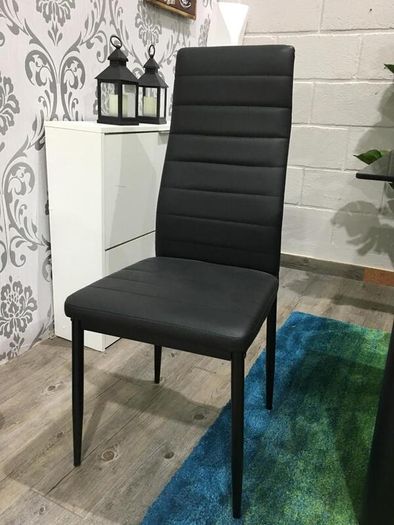 Black Glass Dining Table Set Seats 6 in Style!