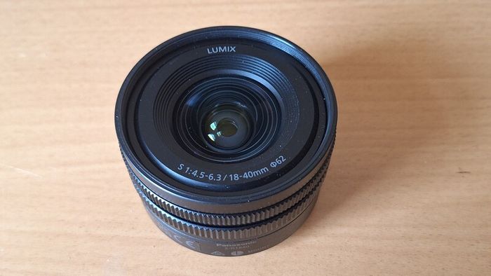 Panasonic Lumix L mount 18-40mm S lens