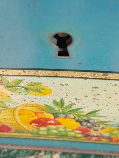 Vintage Thorne'sToffee Tin