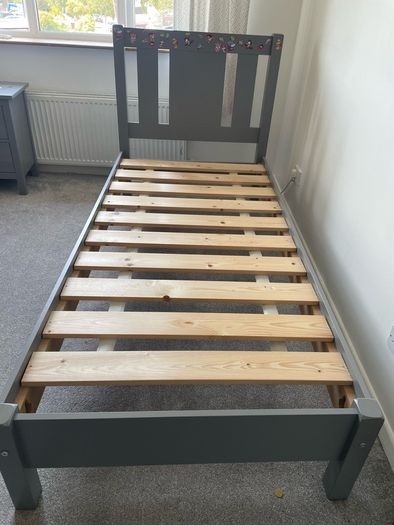 bed frame single