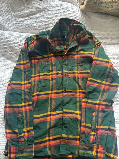 gap shirt