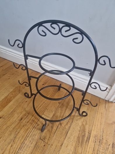 cake stand