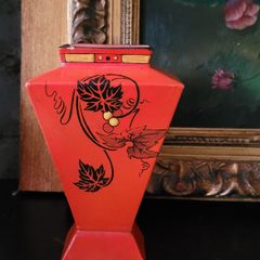 Art deco "Shelly" vase