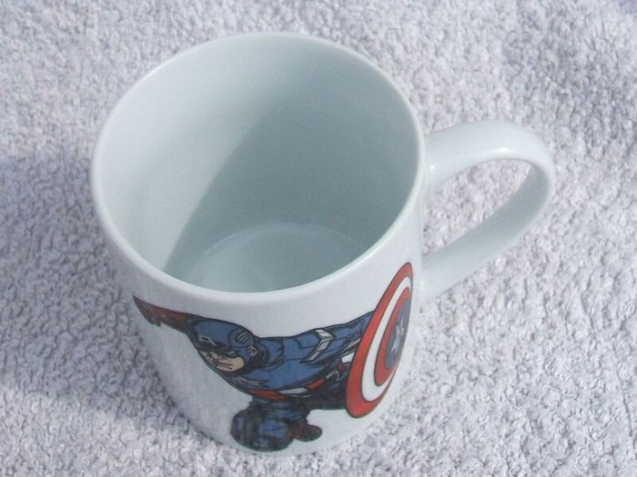 MARVEL AVENGERS (superheroes) - a Captain America porcelain mug