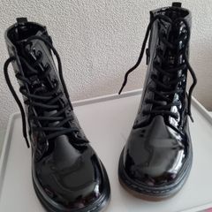 Girls boot's black patent leather