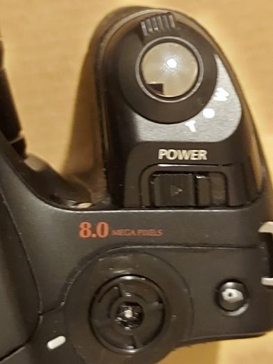 Fujifilm FinePix S5800 Digital Camera, Takes 4 AA Batteries, not powering on, for parts or repair