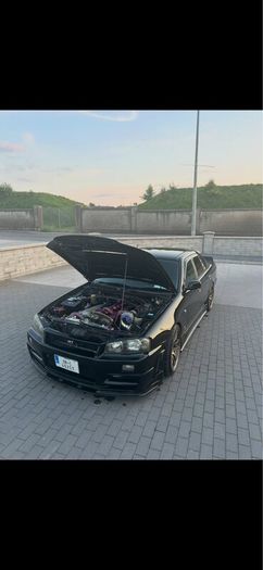 R34 4 door