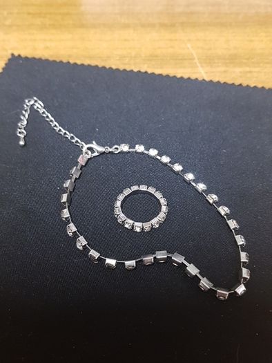 Bracelet and streachable ring set