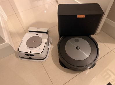 iRobot Robot Vacuum and Robot Mop in Excellent Condition
