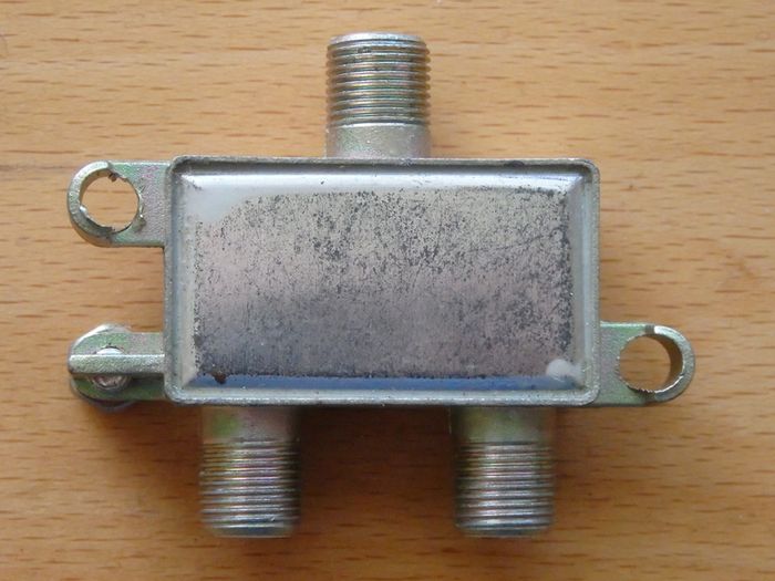 Splitter 2-Way 5-1000 MHz