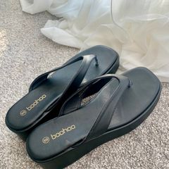 Sandals (6 / 39) Black toe post