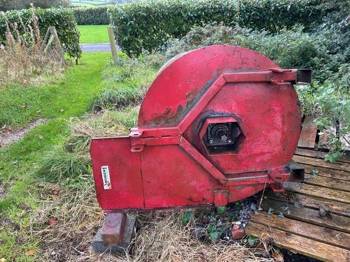 Small rota dung spreader