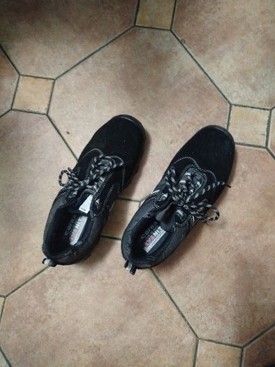 safety shoes 9 number