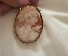 9c gold pendant