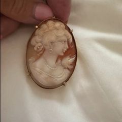9c gold pendant