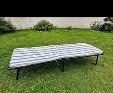 2 camping beds