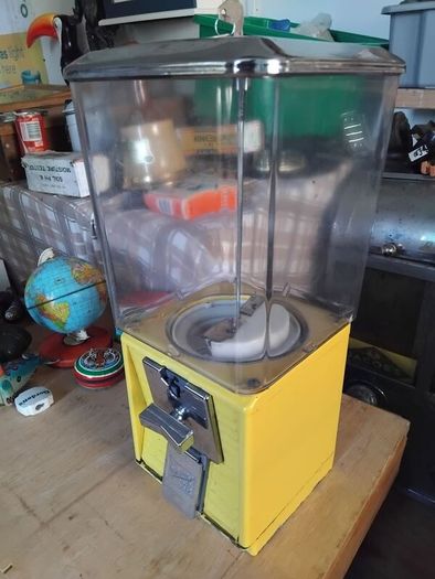 Gumball machine
