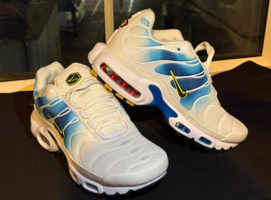 Nike Air Max Plus White Blue Size 40 Brand New