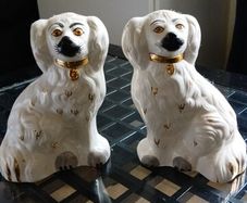 Pair of Vintage Beswick England Staffordshire Spaniel Mantle Dogs (Model 1378-5)