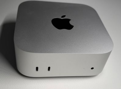 Mac mini (M4, 16gb RAM, 512gb SSD)