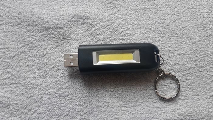 Saber 2W USB Rechargeable COB LED Mini Light Keychain Flashlight Pocket Torch - Black