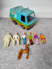 Scooby Doo Mystery Incorporated Crew Figures With Van