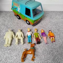 Scooby Doo Mystery Incorporated Crew Figures With Van